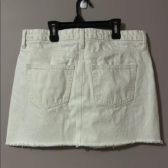 The Drop Mini White Distressed Denim Skirt Minimalist - L - Picture 5 of 5